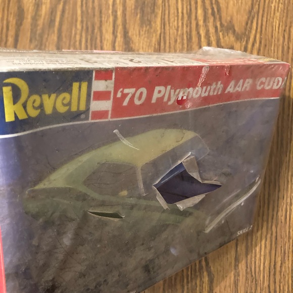 Revell 7601 1/24 Scale '70 Plymouth AAR 'Cuda Plastic Model Kit - NEW - SEALED - Picture 4 of 4